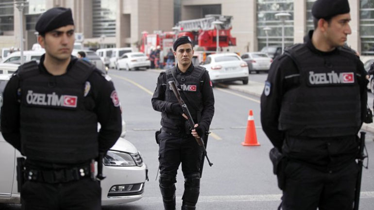 Τουρκία: Δύο συλλήψεις για ξυλοδαρμό νεαρών Σύρων