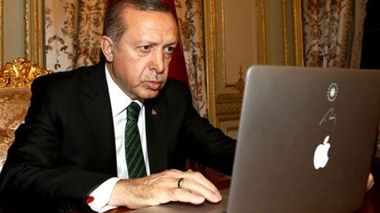 Έρευνα για σατιρικό καλλιτέχνη που πρόσβαλε με υβριστικό ποίημα τον Ερντογάν Έρευνα για σατιρικό καλλιτέχνη που πρόσβαλε με υβριστικό ποίημα τον Ερντογάν