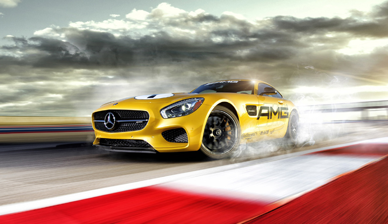 Δεν ξέρουμε αν έγιναν τέτοια πράγματα στο αυτοκινητοδρόμιο της πίστας των Μεγάρων αλλά σίγουρα με μία AMG GT S μπορείς εύκολα να πας με το... πλάι! 