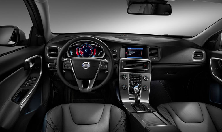 Το σαλόνι του σουηδικού μοντέλου είναι πολυτελές, ποιοτικό και άνετο