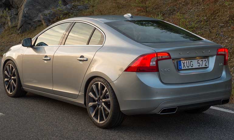 Οι μεγάλες τραπεζοειδής απολήξεις της εξάτμισης προσδίδουν δυναμισμό