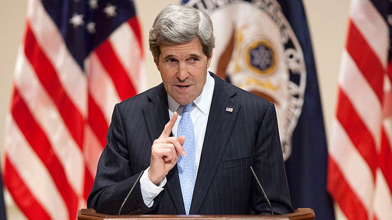 Αιφνιδιαστική επίσκεψη Κέρι στην Καμπούλ για να στηρίξει την κυβέρνηση εθνικής ενότητας