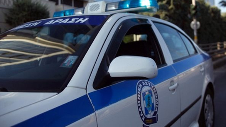 Σκιάθος: Σε κατάσταση αμόκ 42χρονος έκανε γυαλιά-καρφιά το αστυνομικό τμήμα