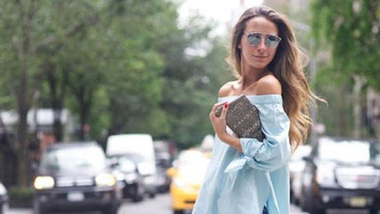 Ώμοι έξω: Πώς να φορέσετε την τάση που κυριαρχεί φέτος την άνοιξη-καλοκαίρι;