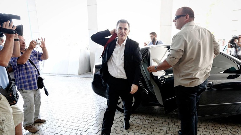 Στις 20.00 τελικά η  συνάντηση με τους θεσμούς