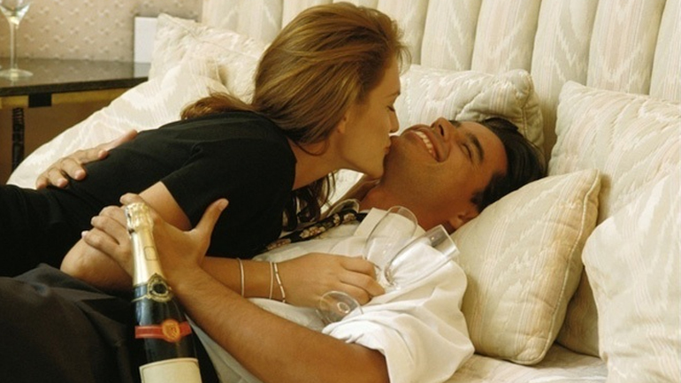 Η αρνητική επίδραση του αλκοόλ στη σεξουαλική συμπεριφορά παρατηρείται και στη μέση ηλικία Η αρνητική επίδραση του αλκοόλ στη σεξουαλική συμπεριφορά παρατηρείται και στη μέση ηλικία