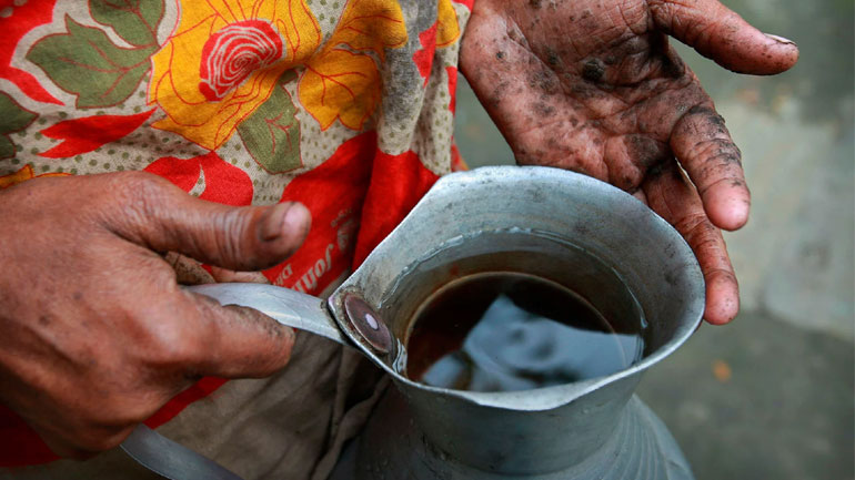 Μπαγκλαντές: Εκατομμύρια άνθρωποι πίνουν νερό μολυσμένο με αρσενικό