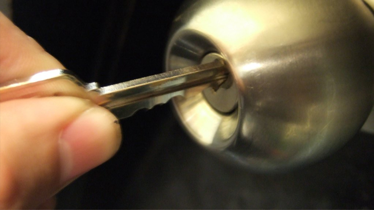 Ιωάννινα: Ο διαρρήκτης βρήκε τα κλειδιά στην πόρτα και μπήκε σαν… κύριος