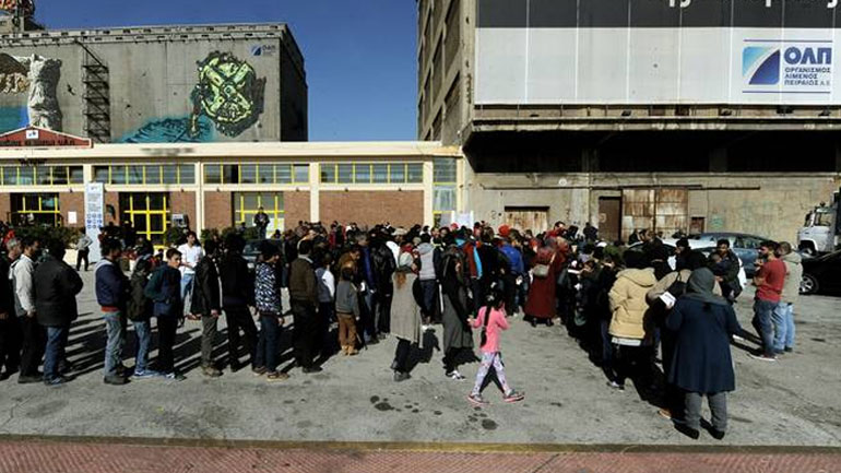 Νέα προσπάθεια ενημέρωσης μεταναστών και προσφύγων στο λιμάνι του Πειραιά