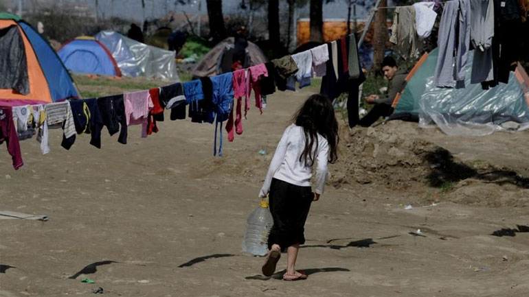 Ανθρωπιστική βοήθεια για τους πρόσφυγες από την αμερικανική πρεσβεία