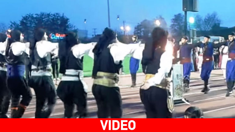 Συγκλονιστικό βίντεο: Κρήτες και Πόντιοι χορεύουν αντικριστά Συγκλονιστικό βίντεο: Κρήτες και Πόντιοι χορεύουν αντικριστά