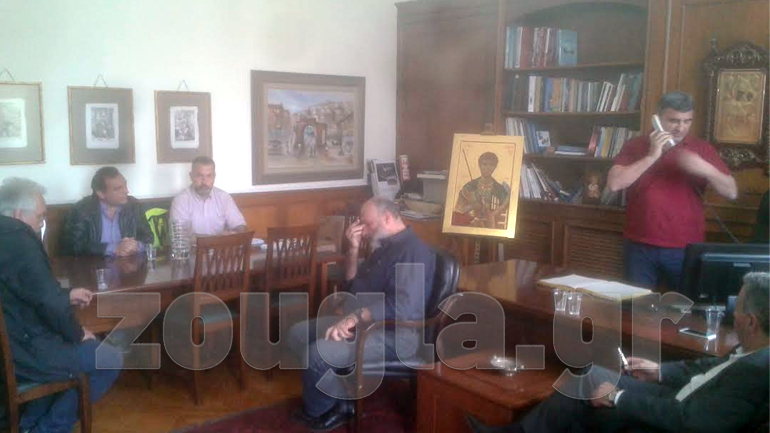 Συνεχίζουν τις κινητοποιήσεις οι λιμενικοί στον ΟΛΘ