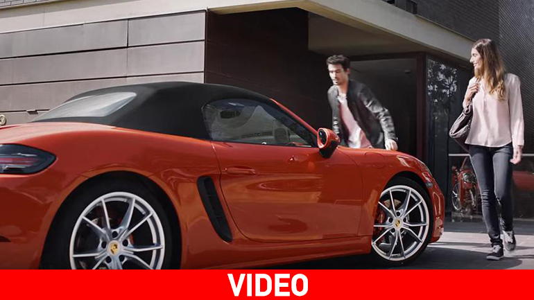 Με την 718 Boxster δεν θα γκρινιάξει ποτέ η κοπέλα σου!