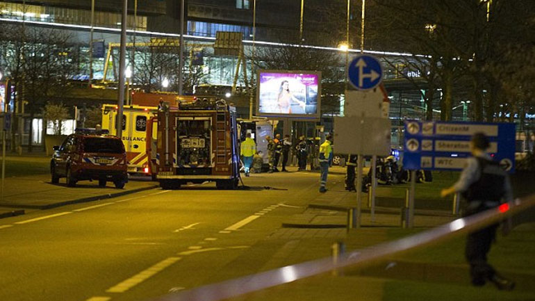 Μεθυσμένος άστεγος στάθηκε αιτία να εκκενωθεί αεροδρόμιο του Άμστερνταμ