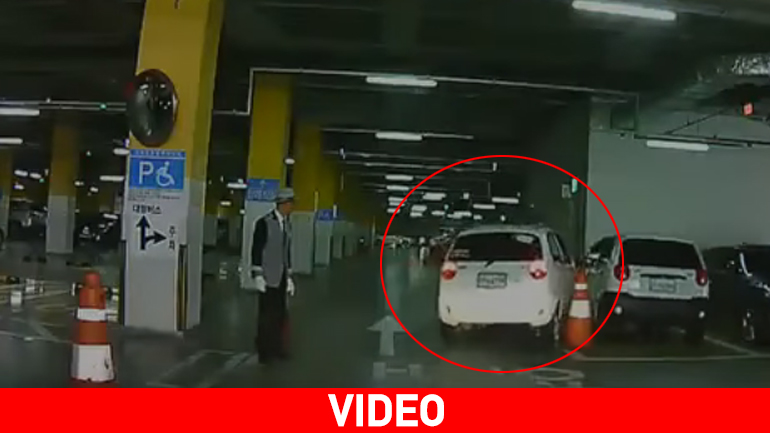 Ν. Κορέα: Γυναίκα οδηγός επιχειρεί να παρκάρει…