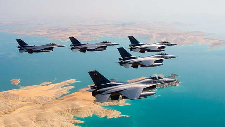 Έκτακτα διαβήματα ΥΠΕΞ για τις υπερπτήσεις τουρκικών αεροσκαφών στο Αιγαίο