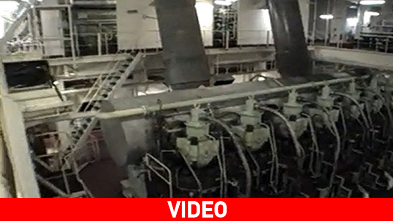 Ξενάγηση στο μηχανοστάσιο ενός δεξαμενόπλοιου