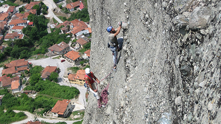 Εκτός Μετεώρων οι ορειβάτες γιατί ενοχλούν τις Μονές