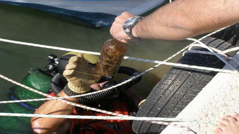 Εθελοντικός καθαρισμός του Λιμανακίου της Χίου