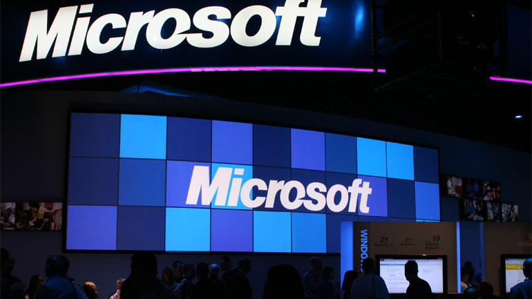 Microsoft: Έχουμε δικαίωμα να ενημερώνουμε τους πελάτες μας όταν παρακολουθούνται από τις αρχές