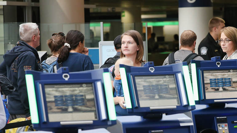 Πράσινο φως στην οδηγία για τις καταστάσεις με τα ονόματα των επιβατών (PNR)