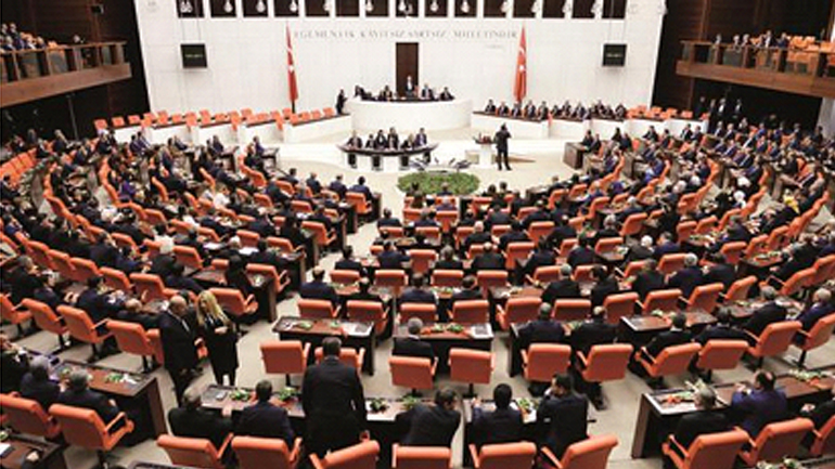 Η αξιωματική αντιπολίτευση στηρίζει Ερντογάν στην άρση ασυλίας Κούρδων βουλευτών