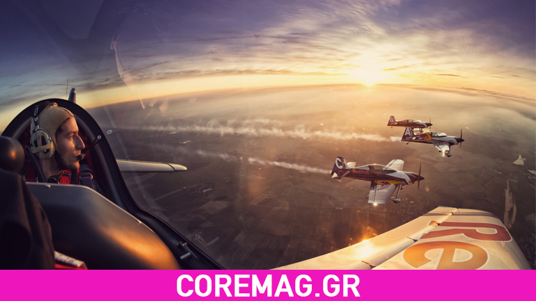 4 πιλότοι εκτελούν τους ελιγμούς του Top Gun