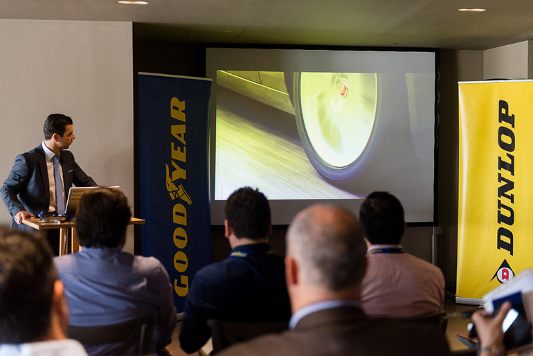 Goodyear και Dunlop. Δύο εταιρείες που κατασκευάζουν ελαστικά Α' Εθνικής... (στυην φωτό ο Στέλιος Ταβουλάρης της εισαγωγικής εταιρείας)