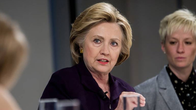 Εξαγγελία X. Κλίντον για αύξηση του κατώτερου ομοσπονδιακού μισθού στα 15 δολάρια την ώρα