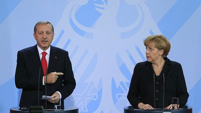 Η Γερμανία αποδέχθηκε την άσκηση δίωξης κατά κωμικού για προσβολή του Ερντογάν