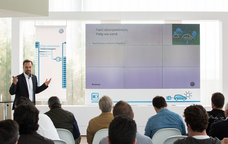 Ο διευθυντής πωλήσεων και marketing της VW Θανάσης Κονιστής πιστεύει πως ο απλός χρήστης του αυτοκινήτου πρέπει να οδηγήσει ένα ηλεκτρικό μοντέλο για να έχει προσωπική άποψη και γι' αυτό το λόγο διοργανώνει την εβδομάδα ηλεκτροκίνησης 17 έως 24 Απριλίου