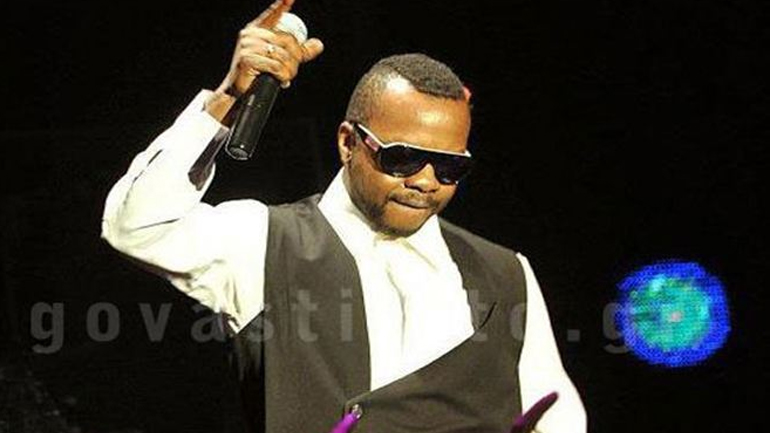 Ο Zeraw από τους Vegas αποκαλύπτει: «Έψαχνα σπίτι και δεν μου νοίκιαζε κανείς»