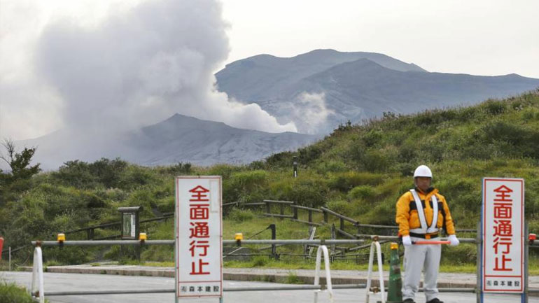 Ιαπωνία: Μικρή έκρηξη στο ηφαίστειο του όρους Άσο μετά τον σεισμό