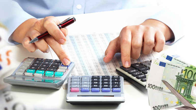 Τριάντα νέοι φόροι μέσα σε εννέα μήνες Τριάντα νέοι φόροι μέσα σε εννέα μήνες