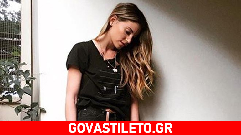 Αθηνά Οικονομάκου: Έφερε το καλοκαίρι με το μικροσκοπικό σορτσάκι της