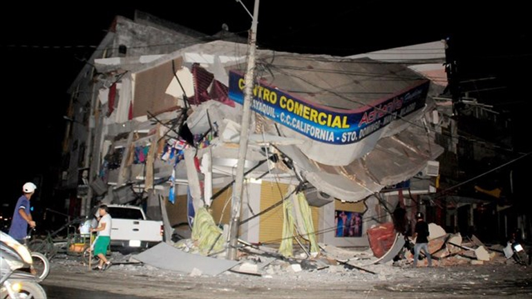 Ισημερινός: Ξεπερνά τους 200 ο αριθμός των νεκρών από τον σεισμό