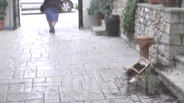 Κάποιοι θερμόαιμοι ξέσπασαν στις γλάστρες των καλογριών