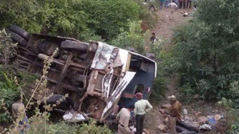Ινδία: Λεωφορείο έπεσε σε χαράδρα – 25 νεκροί επιβάτες