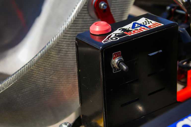 Η εκκίνηση του μοτέρ γίνεται με μίζα...