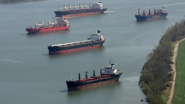 Μειώθηκε ο εμπορικός στόλος