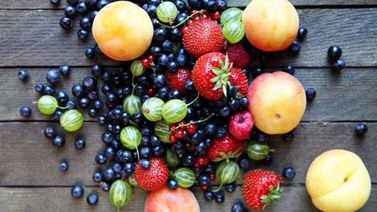 Έγκυος την άνοιξη; Δείτε τι φρούτα και λαχανικά μπορείτε να φάτε