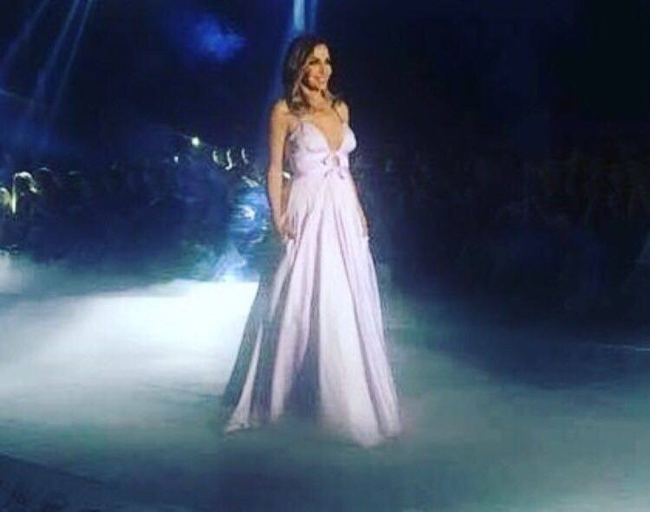 Η Δέσποινα Βανδή με φόρεμα λιλά ball gown, Miro Couture και κοσμήματα, Vourakis