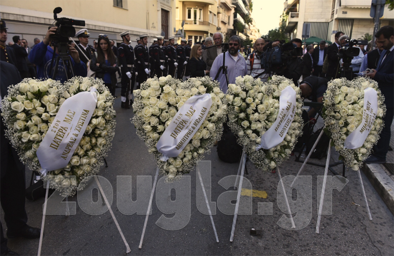 Ολιγοστά στεφάνια