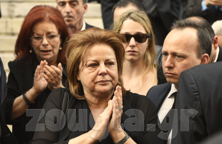 Η Λούκα Κατσέλη με την αδερφή της Νόρα