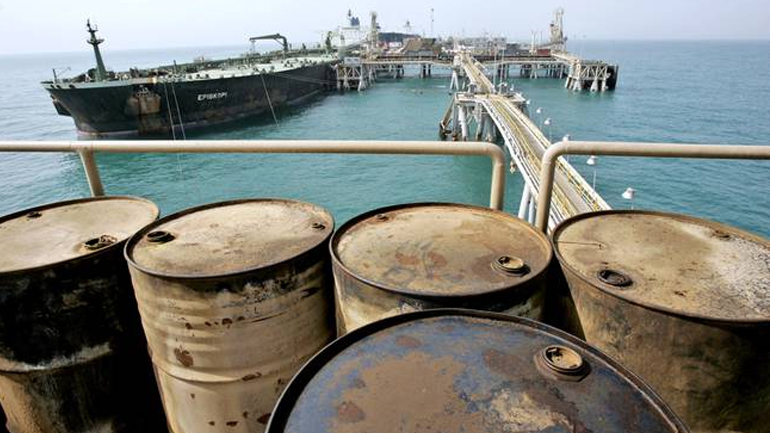 Απώλειες άνω του 1% για το πετρέλαιο