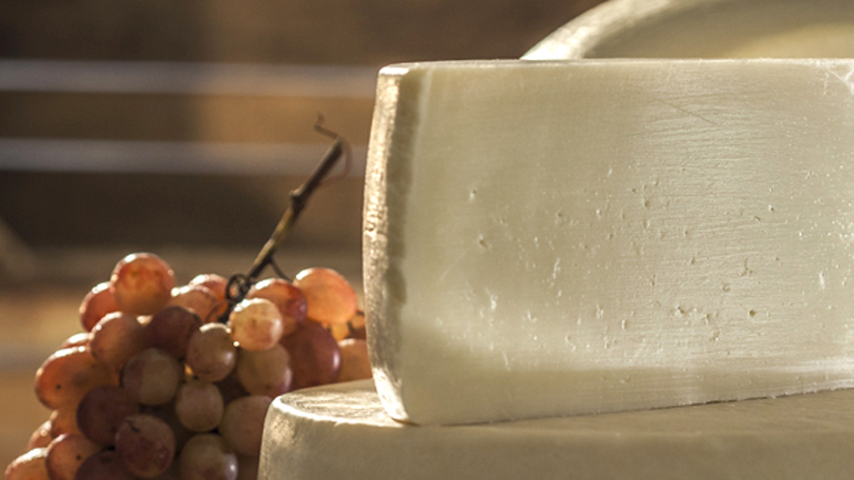 Δέσμευση μισού τόνου τυροκομικών προϊόντων