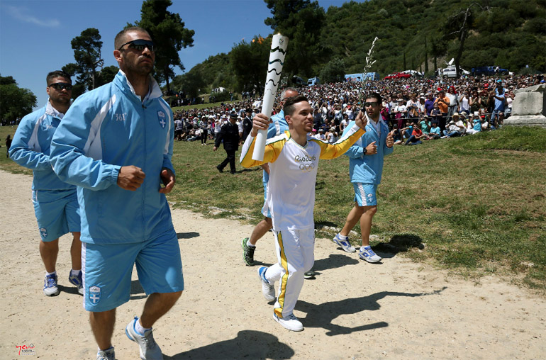 Ο Λευτέρης Πετρούνιας ο οποίος πρόσφατα κατέκτησε το χρυσό μετάλλιο στους κρίκους στο Παγκόσμιο Κύπελλο στην Ντόχα του Κατάρ ήταν ο πρώτος Λαμπαδηδρόμος... 