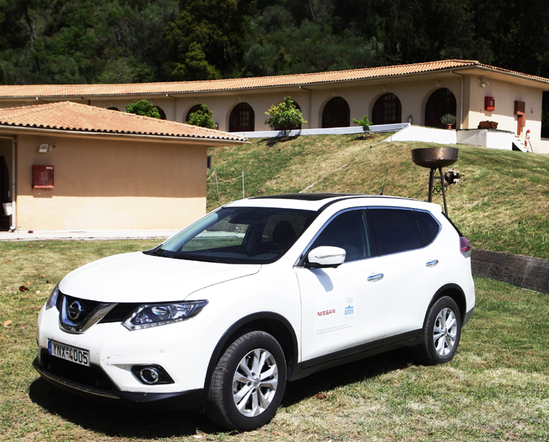 Το ειδικά διμορφωμένο Nissan X Trail στις εγκαταστάσεις της Ολυμπιακής Ακαδημίας...