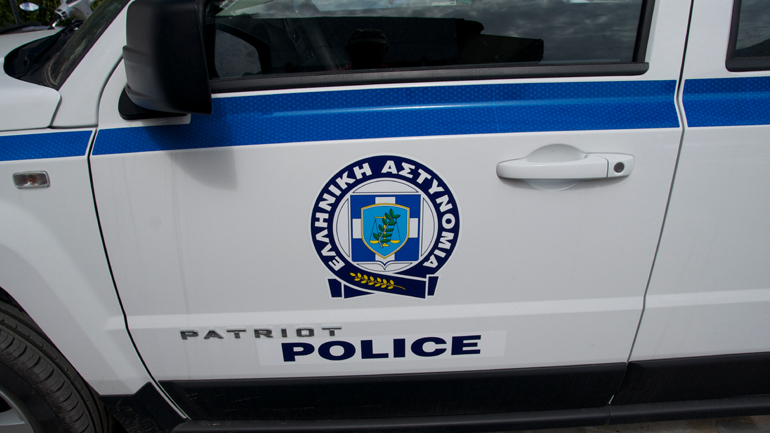 Αχαΐα: Ληστεία με μαχαίρι και κλομπ στην Ακράτα