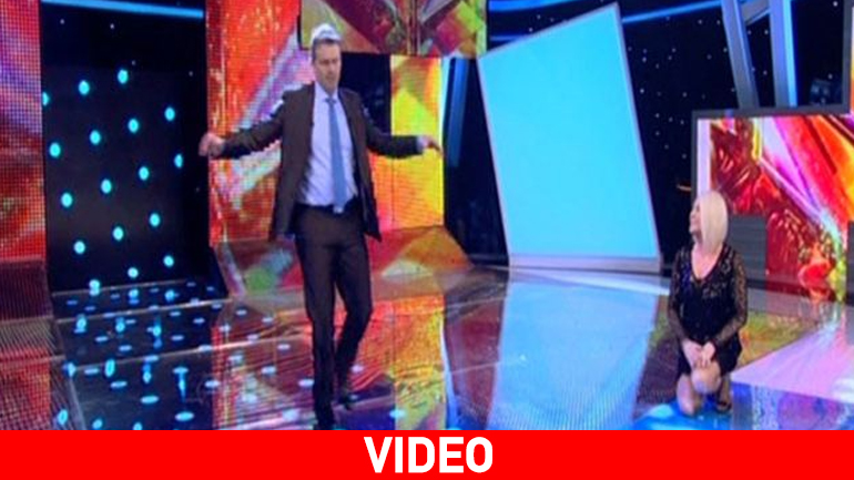 Ο Απόστολος Γκλέτσος επέστρεψε στο Bravo και «έδωσε ρέστα» με το ζεϊμπέκικό του!